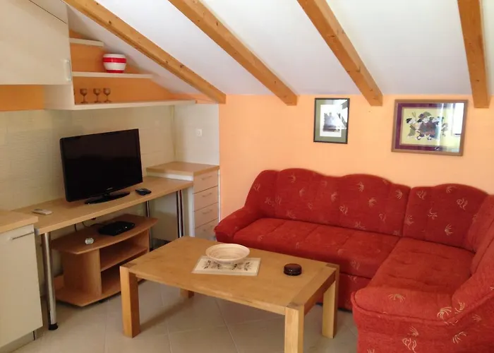 ヴィラ Favola プリモシュテン